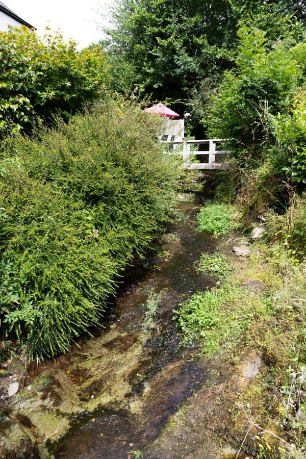 A Superb Bijou Retreat With Jacuzzi Near An Excellent Village Pub เยลเวอร์ตัน ภายนอก รูปภาพ